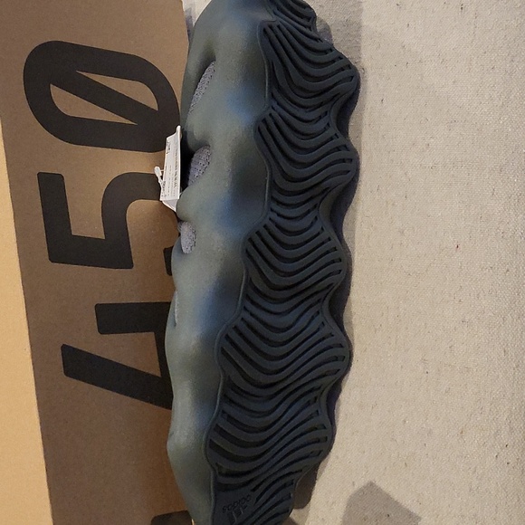 YEEZY 450 by Adidas - Picture 2 of 10